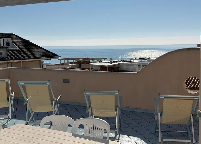 Ganimede Apartament con spiaggia privata e parcheggio inclusi